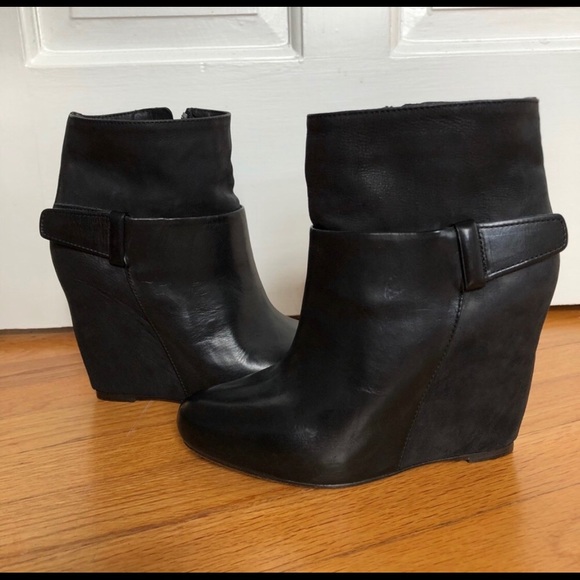 Vince Garren Wedge Boot - Size 7 - Picture 2 of 6